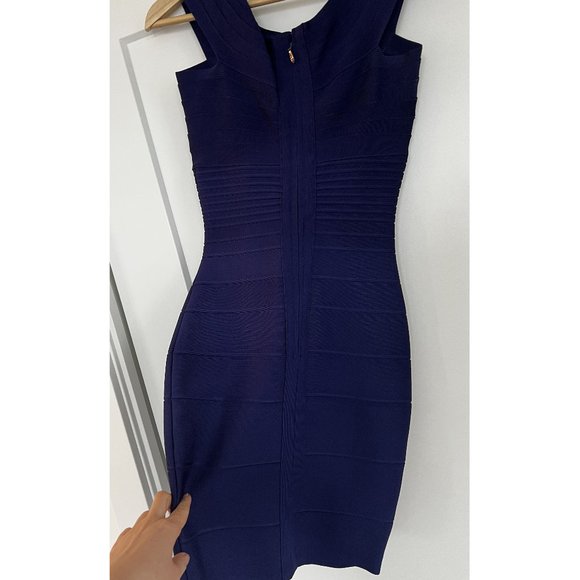 ICONIC BANDAGE DRESS - Picture 10 of 10